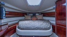 Load image into Gallery viewer, 55' SEA RAY SUNDANCER