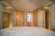 Load image into Gallery viewer, 51' SEA RAY SEDAN BRIDGE
