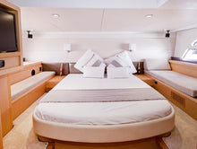 Load image into Gallery viewer, 46' BENETEAU